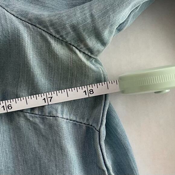 Paper Crane Denim Look Bell Sleeve Light Wash Flowy Boho Dress Size M - Picture 9 of 11